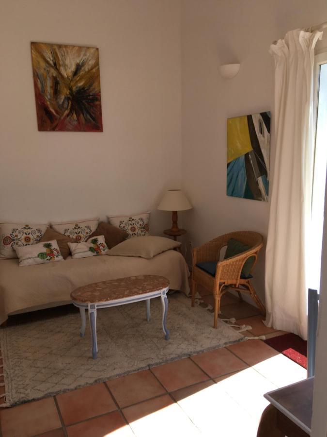 Bed and Breakfast La Tangana Rognes Экстерьер фото
