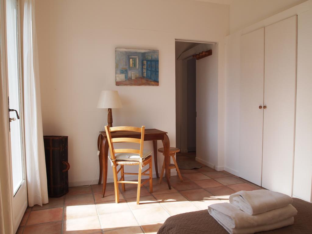 Bed and Breakfast La Tangana Rognes Экстерьер фото